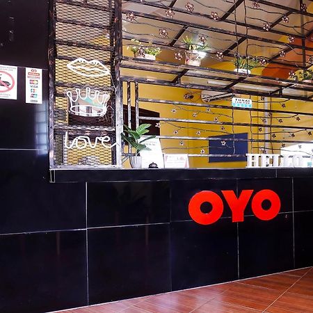 Hotel Night Queen Salak Tinggi Sepang Ngoại thất bức ảnh