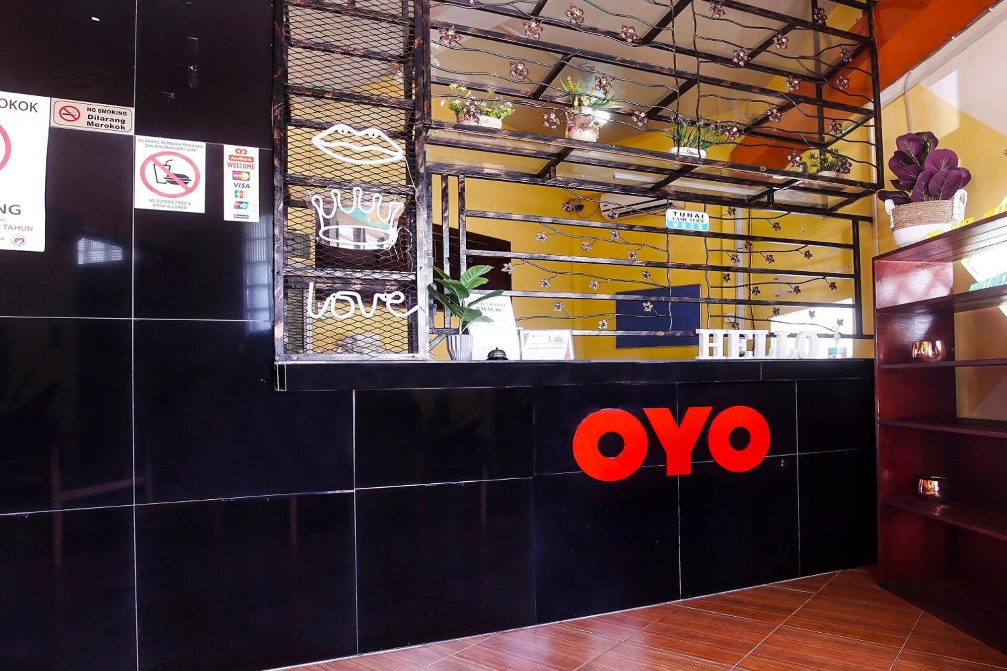 Hotel Night Queen Salak Tinggi Sepang Ngoại thất bức ảnh