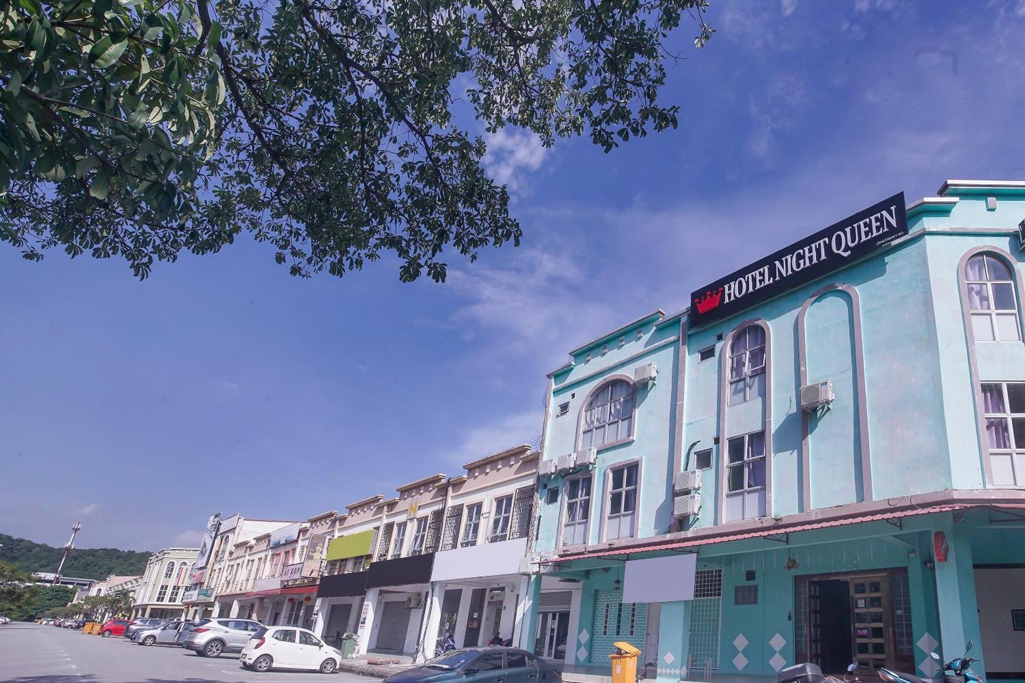 Hotel Night Queen Salak Tinggi Sepang Ngoại thất bức ảnh