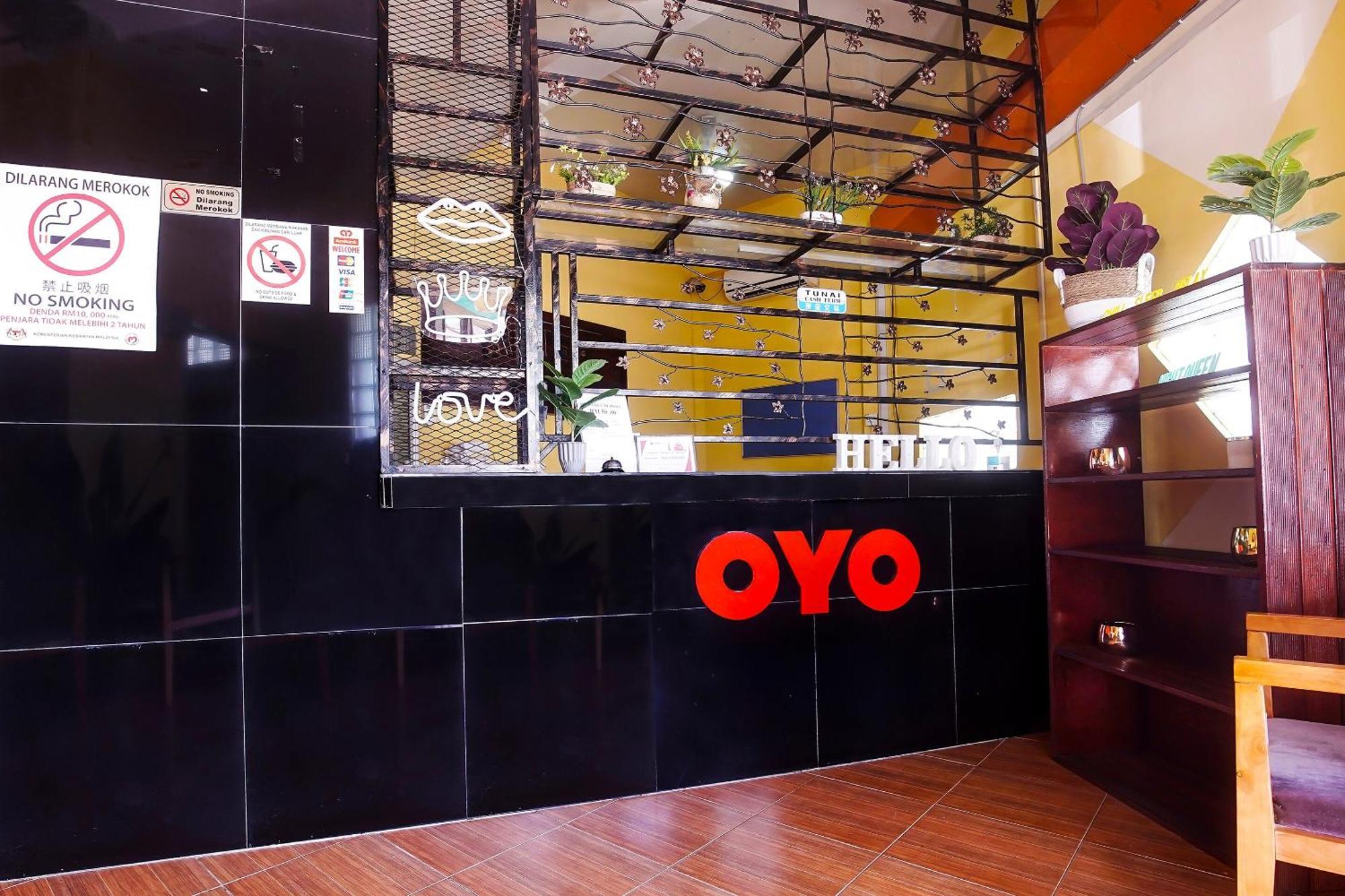 Hotel Night Queen Salak Tinggi Sepang Ngoại thất bức ảnh