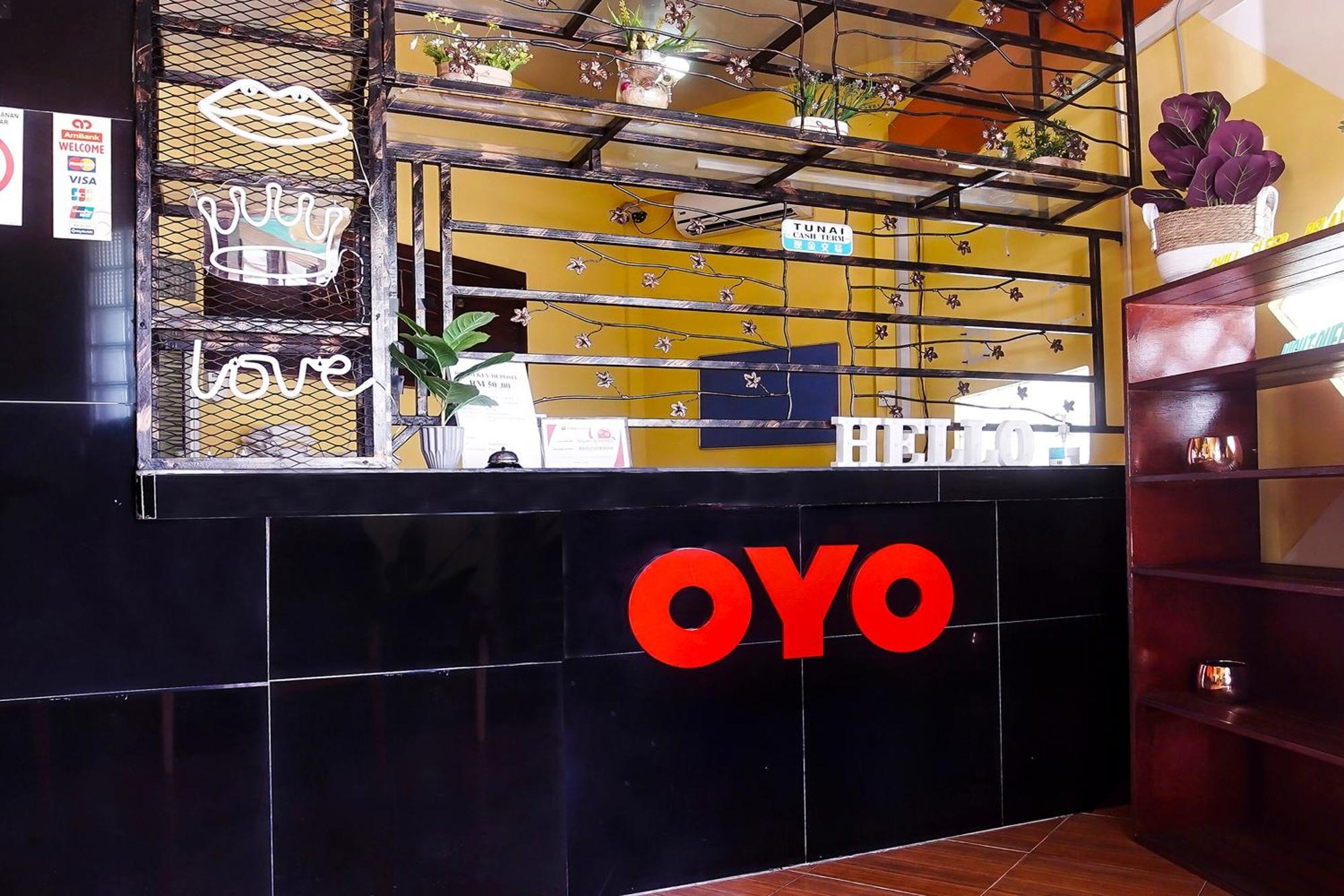 Hotel Night Queen Salak Tinggi Sepang Ngoại thất bức ảnh