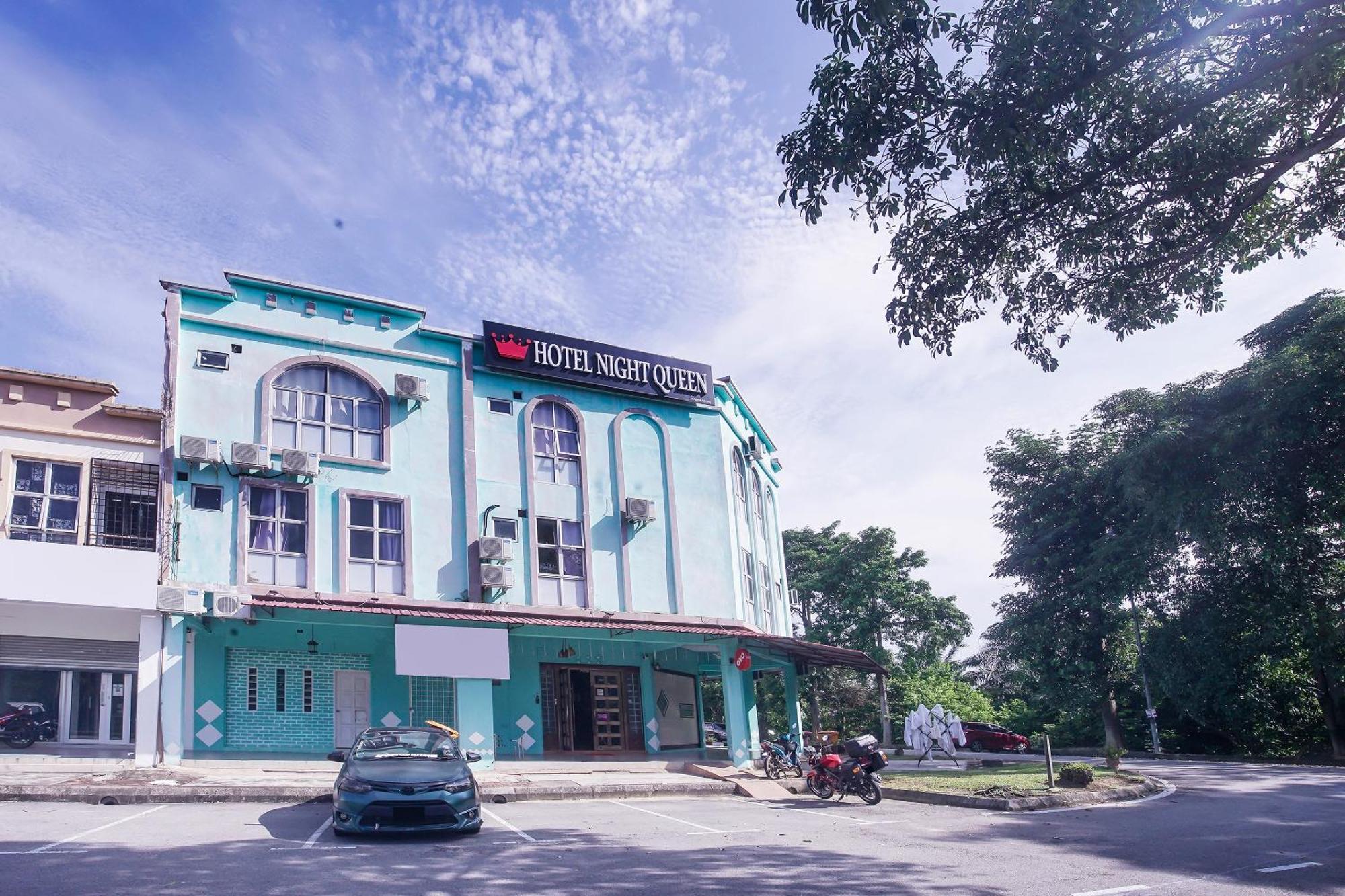 Hotel Night Queen Salak Tinggi Sepang Ngoại thất bức ảnh